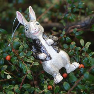 Елочная игрушка кролик в косухе