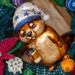 елочная игрушка сурок с кофейком