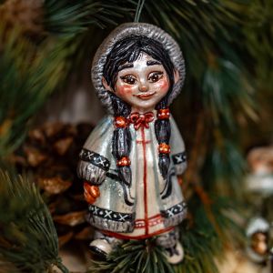 Елочная игрушка эскимоска