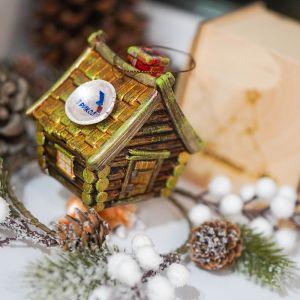 Елочная игрушка изба на курьих ножках Яги