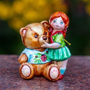 Елочные игрушки Девочка с большим медвежонком