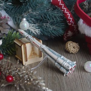 Елочная игрушка ракета первого полета в космос