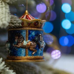 Елочная игрушка Каруселька