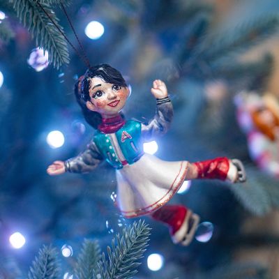 Елочная игрушка Девочка на коньках
