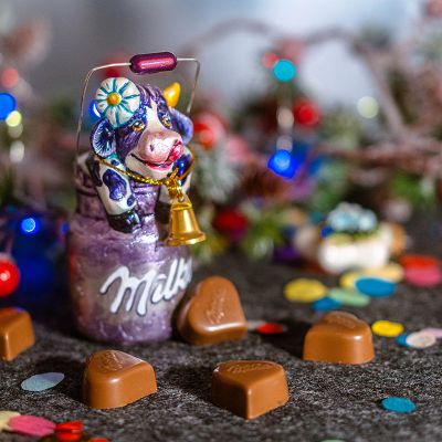Елочная игрушка Бычок в бидоне