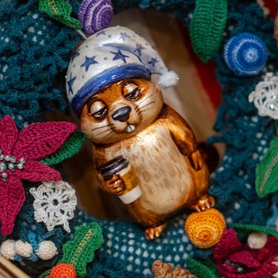 елочная игрушка сурок с кофейком