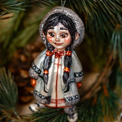 Елочная игрушка эскимоска