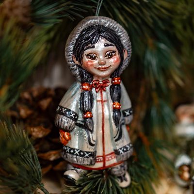 Елочная игрушка эскимоска