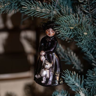 Елочная игрушка девочка с мишкой готика