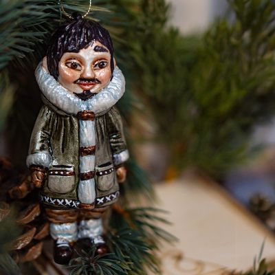 Елочная игрушка эскимос