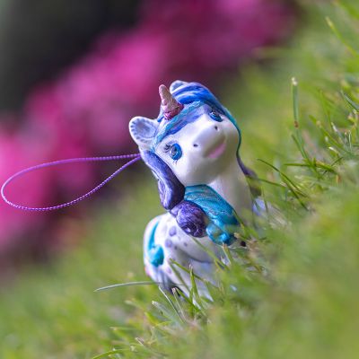 Елочная игрушка единорожка зимняя