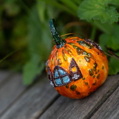 Елочная игрушка тыква домик