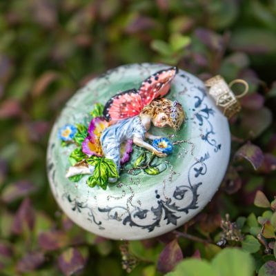 Елочная игрушка медальон с феей