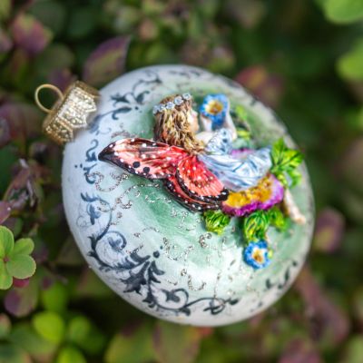 Елочная игрушка медальон с феей