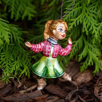 Елочная игрушка Девочка на коньках в клетчатом