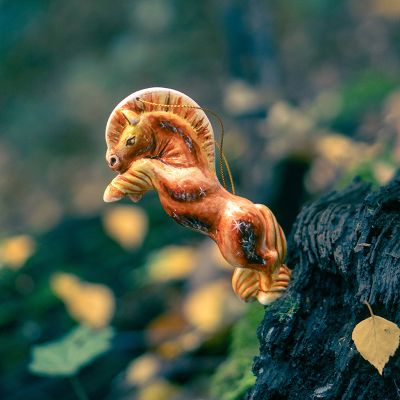 лочная игрушка Лошадка на дыбах огненная