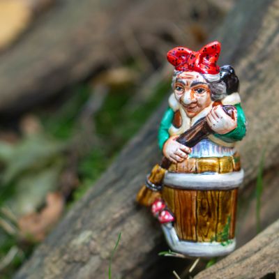 Елочная игрушка бабушка Яга