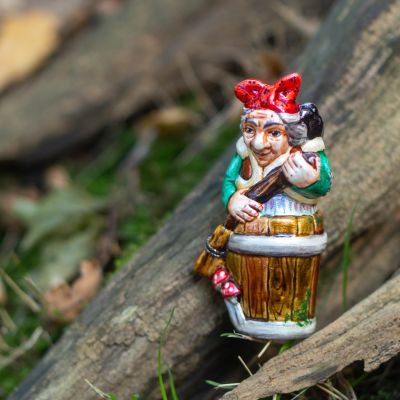 Елочная игрушка бабушка Яга