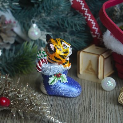 Елочная игрушка Тигр в рождественском носке