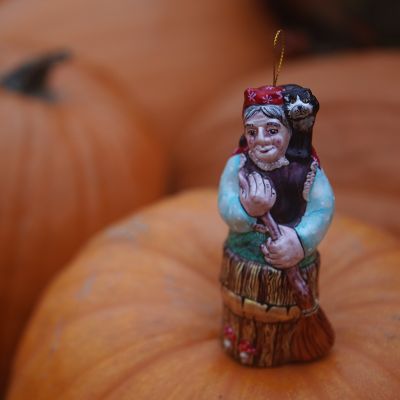 Елочная игрушка Баба Яга