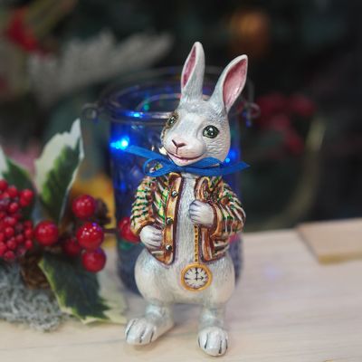 Елочная игрушка кролик с часами