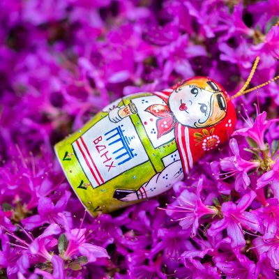 Елочная игрушка матрешка летняя