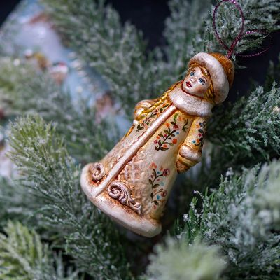 Елочная игрушка снегурочка в светлом