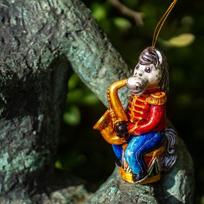 Елочная игрушка Конь с саксофоном