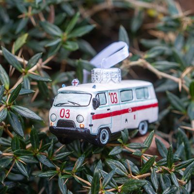 Елочная игрушка Скорая помошь