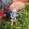 Елочная игрушка кролик в куртке